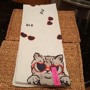 Betsey Johnson Sassy Cat Bath Towel